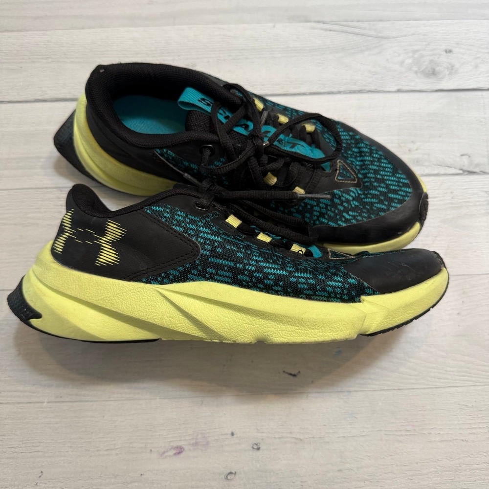 Under Armour Scramjet boy athletic shoes youth size‎ 4.5